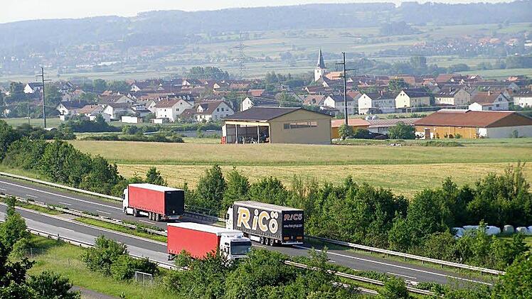 Das Maintal bei Staffelbach bleibt wohl unangetastet -  die Autobahnplaner ändern den Kurs. Foto: Archiv