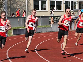 Das U20-Leichtathleten des TSV Münnerstadt gewannen bei den Nordbayerischen Meisterschaften die Teamwertung. Besonders im Sprint über 100 Meter und über 400 Meter waren sie in der Breite sehr stark (von links): Niklas Floth, Clemens Schmitt, Timo Reinhart und Jonathan Laik. Foto: Reinhold Nürnberger