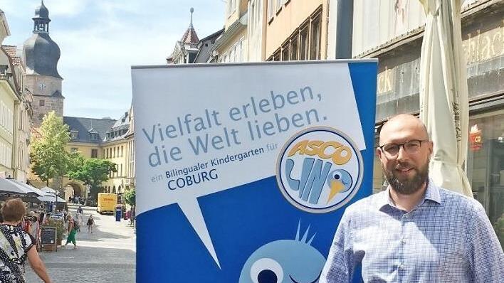 Bekenntnis zum Steinweg: ASCO-Leiter Matthias Schmidt-Curio wollte zum 1. September den bilingualen Kindergarten "Ascolino" in einem leerstehenden Geschäft im Steinweg eröffnen. Daraus wird jetzt wohl nichts. Foto: Christiane Lehmann