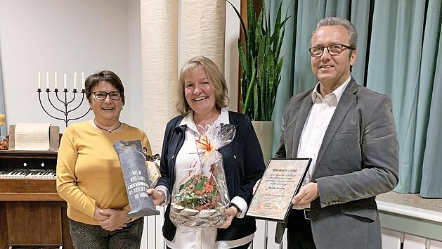 Bei der Ehrung (v.&nbsp;l.): Zweite Vorsitzende Edeltraud R&ouml;sch, Jubilarin Beate Postler und Vorsitzender Michael Kn&ouml;rlein  Foto: privat
