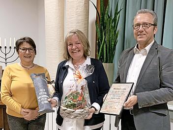 Bei der Ehrung (v. l.): Zweite Vorsitzende Edeltraud Rösch, Jubilarin Beate Postler und Vorsitzender Michael Knörlein  Foto: privat