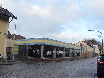 Dieses Gebäude in der Schwedenstraße 33 (ehemals Fahrradgeschäft Dressel) soll abgerissen werden, dafür soll eine Wohnanlage für zehn Wohnungen errichtet werden. Foto: K.- H. Hofmann