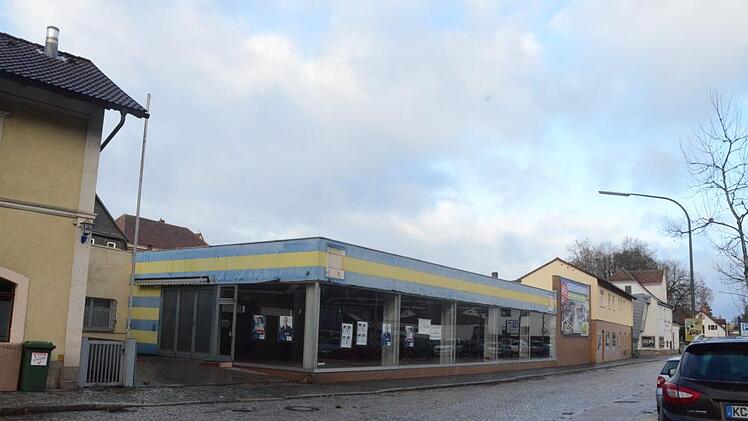 Dieses Gebäude in der Schwedenstraße 33 (ehemals Fahrradgeschäft Dressel) soll abgerissen werden, dafür soll eine Wohnanlage für zehn Wohnungen errichtet werden. Foto: K.- H. Hofmann