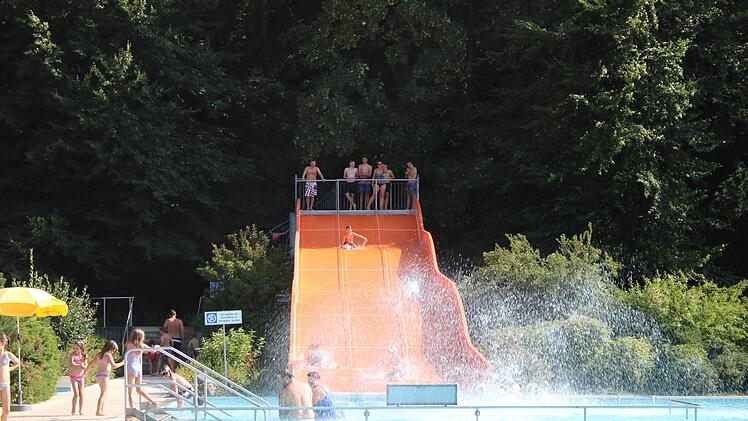 Im Kulmbache Freibad fühlen sich Schwimmer und Familien wohl.Archiv/Stefanie Gleixner