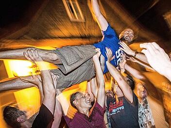 Party bis nachts um 2 Uhr: Der Stadtrat hat die Ausschank- und Musikspielzeiten fürs Altstadtfest verlängert. Foto: Archiv/Alexander Muck