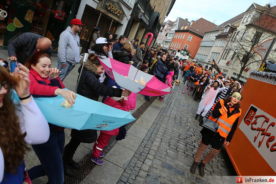 Gaudiwurm: Narren feiern in Coburg