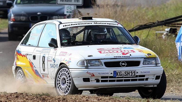 Für Lokalmatador Sven Hochwimmer mit Co-Pilot Marco Hartung war mehr als Gesamtrang elf nicht drin. Beide haben sich im Opel Astra GSI wacker geschlagen. Foto: Karlheinz Franz