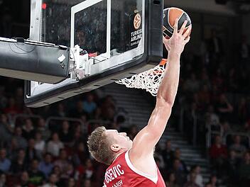 Beim Euroleague-Heimsieg gegen Unicaja Malaga erzielte Leon Radosevic seine ersten Punkte für die Brose Baskets und feierte ein gelungenes Debüt. Foto: sportpress