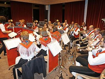 Jahresabschlusskonzert mit der Trachtenkapelle Haselbach in den Christlichen Gästehäusern Hohe Rhön.  Foto: Marion Eckert