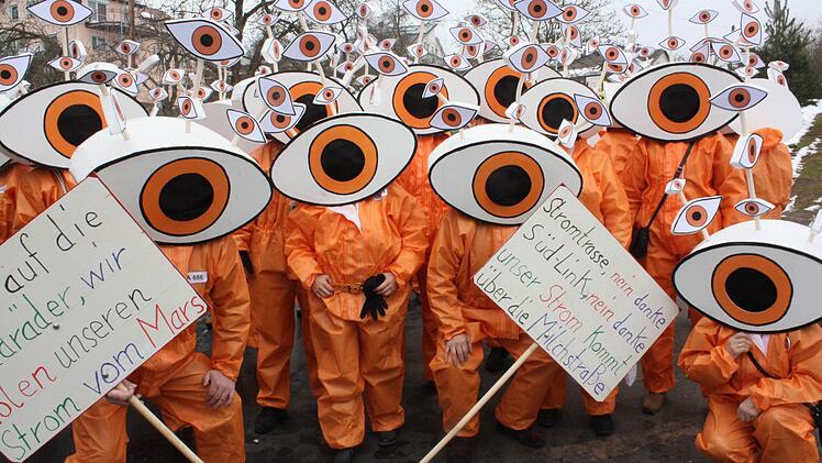 Alle Augen richten sich auf den Mars. Von dort soll der Strom künftig kommen, wenn es nach den Waldfensterern geht.  Fotos: Robert Huger