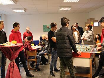 Am 16. März 2018 übergab Bürgermeisterin Brigitte Meyerdierks (CSU) den neuen Jugendraum in Bad Brückenau. Foto: Ulrike Müller