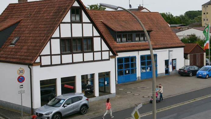 Hier stand die jüdische Synagoge als ein prächtiges Bauwerk. Jetzt befindet sich eine Autowerkstatt auf dem Areal.