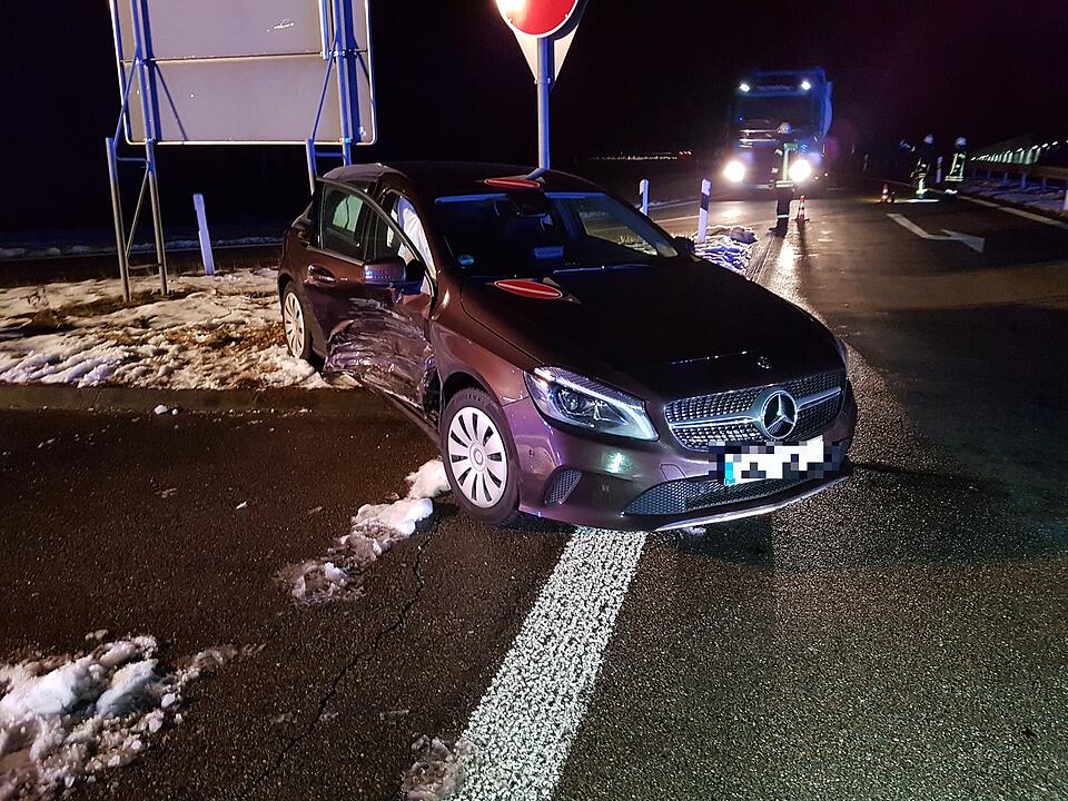 Drei Verletzte bei einem Verkehrsunfall in Mittelfranken