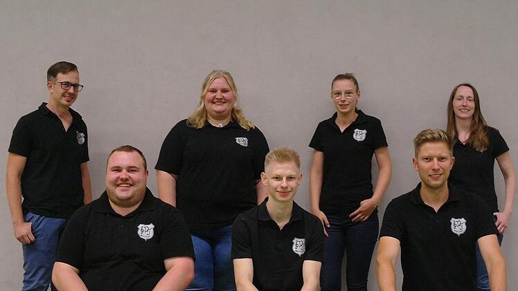 Der neue Vorstand der Döllautaler (hinten von links): Schriftführer Thomas Statt und Janina Matzke, zweite Kassiererin Hanna Wirsing, erste Kassiererin Kerstin Link; (vorne von links): 1. Vorsitzender Rene Matzke, Jugendwart Florian Wirsing und 2. Vorsitzender Mario Wirsing.