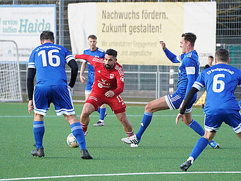 Deutlicher Bosporus-Sieg, doch &Ouml;zdemir mahnt