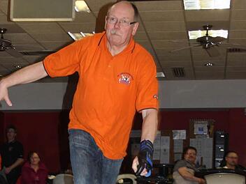 Peter Meier nimmt Maß. Foto: Kaltenhäuser