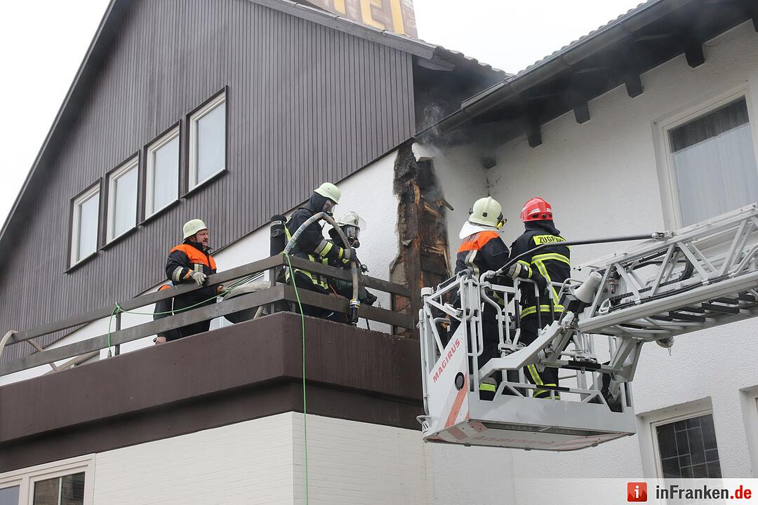 Schwelbrand in Gasthof in Großheirath