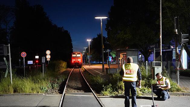 Zug erfasst Kind