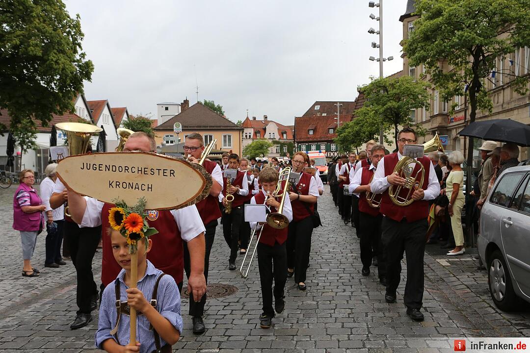 Kronacher Freischießen: Schützenauszug