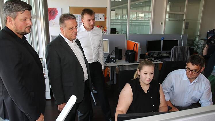 Oberbürgermeister Henry Schramm zu Gast bei Flatex Foto: Dagmar Besand