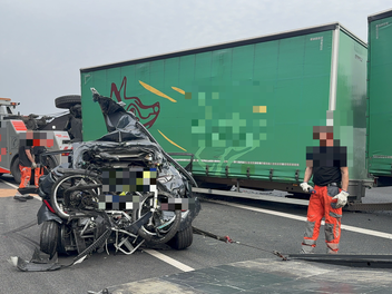 Gaffer behindern Einsatzkräfte