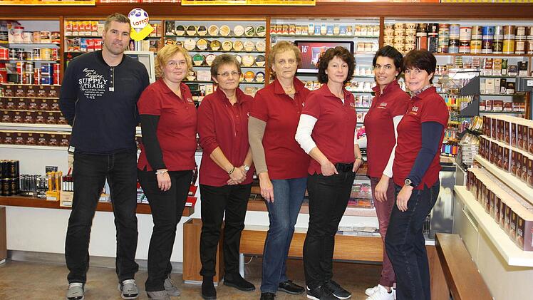 Das Team des Zigarrenhaus Riegler kümmert sich mit Fachwissen und Freundlichkeit um jeden Kunden.  Fotos: PR