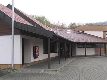 Die Sanierung der Thulbatalhalle steht an.  Fotos: Hilmar Ruppert