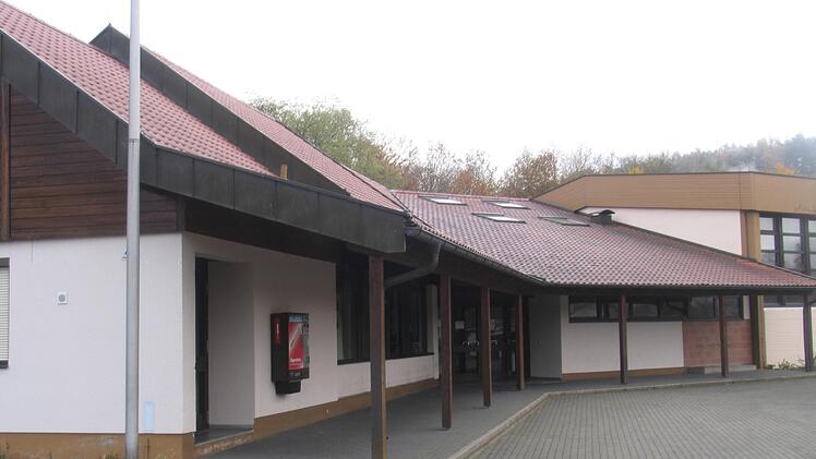 Die Sanierung der Thulbatalhalle steht an.  Fotos: Hilmar Ruppert