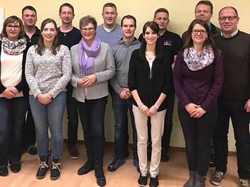 Vorstand und Funktionäre des neugegründeten Fördervereins (von links): Laura Nikolai, Christian Kliem, Nadja Greifensteiner, Dominik Greifensteiner, Sandra Schuhmann, Marco Knüttel, Bastian Markert, Saskia Graumann, Christian Knüttel, Bernd Hörmann, Julia Stelzner, Armin Stelzner. Foto: Beatrix Lieb