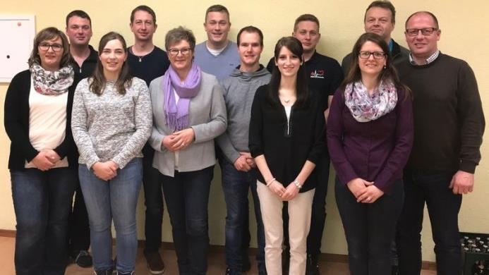 Vorstand und Funktionäre des neugegründeten Fördervereins (von links): Laura Nikolai, Christian Kliem, Nadja Greifensteiner, Dominik Greifensteiner, Sandra Schuhmann, Marco Knüttel, Bastian Markert, Saskia Graumann, Christian Knüttel, Bernd Hörmann, Julia Stelzner, Armin Stelzner. Foto: Beatrix Lieb