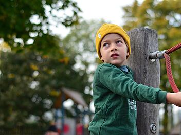 Landkreis Hof: Unbekannter Mann bedroht Kinder beim Spielen