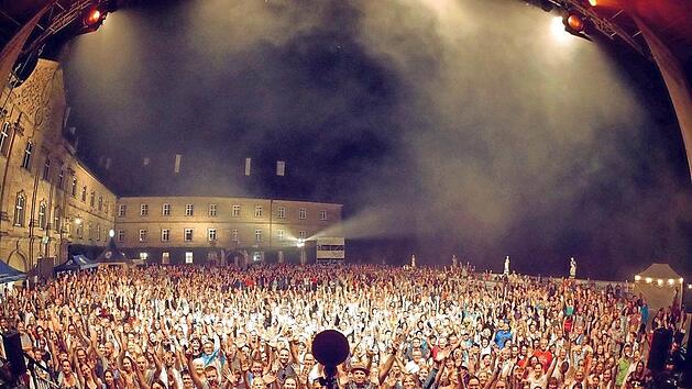 Das Flair beim jüngsten Auftritt von Milow beim Tambacher Sommer war bezaubernd.  Foto: Christoph Vorndran