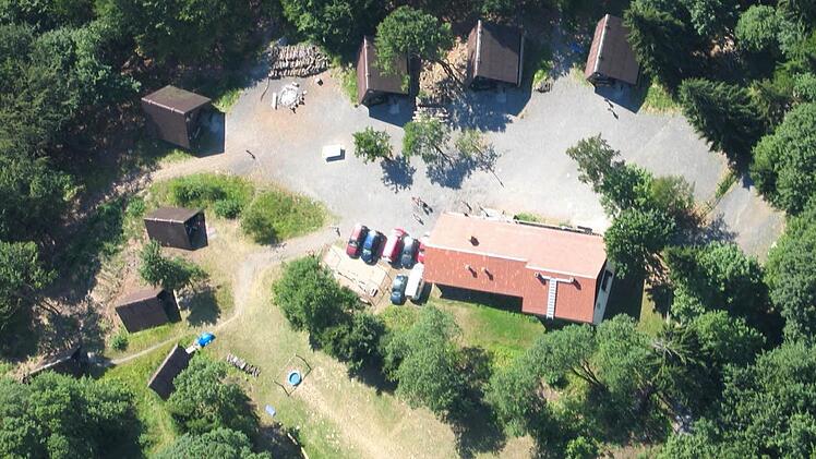 Auf dem Fernsberg bei Riedenberg gibt es bereits einen Zeltplatz des Landkreises, eigentlich sollte längst auch einer im Gemeindebereich Wildflecken entstehen, die Förderung dafür ist jetzt aber verfallen.  Foto: Privat