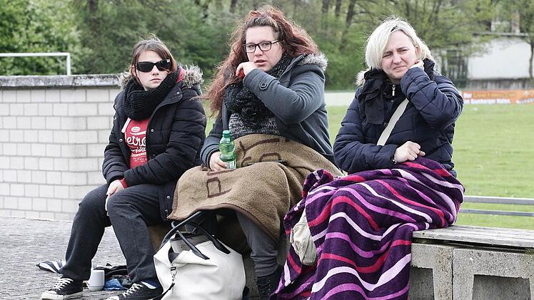 Nicht nur diese drei Damen froren beim Zuschauen.