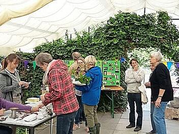 Gut besucht war das Herbstfest mit Pflanzentauschbörse im Seniorenzentrum.  Foto: Luise Meyer-Bieber