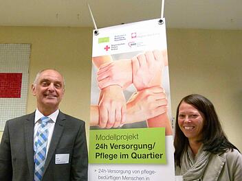 Projektleiter Josef Noppenberger und Casemanagerin Diana Büttner stellten stellvertretend für alle Bamberger Wohlfahrtsverbände das Modellprojekt vor.  Foto: Marion Krüger-Hundrup