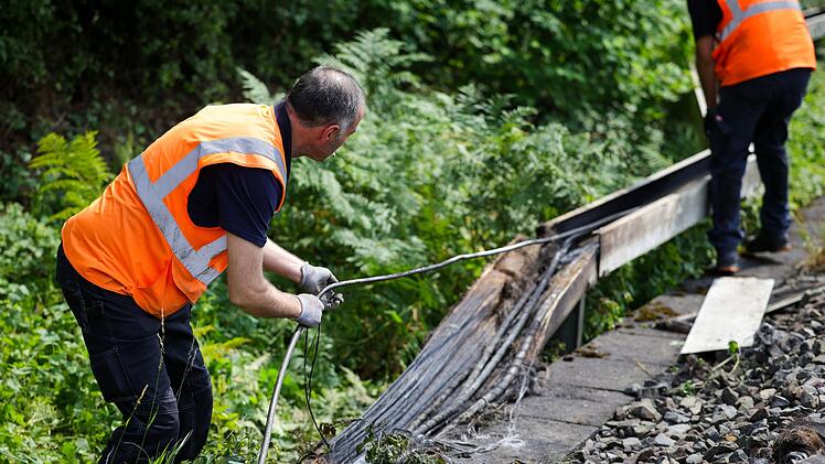 Brand legt Nord-Süd-Hauptstrecke der Bahn lahm