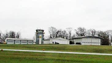 Der Flugplatz Brandensteinsebene liegt 500 Meter hoch und ist einer er ältesten in Deutschland. Damals, sagt Volker Ernst vom Aeroclub, wurden Flugplätze noch auf Bergkuppen angelegt.  Fotos: Simone Bastian