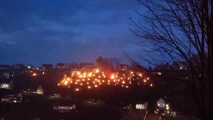 Lichtermeer über Pottenstein am Dreikönigstag Foto: Thomas Weichert