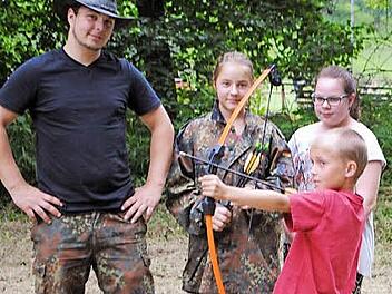 Bogenschießen war eine der Beschäftigungen während des Zeltlagers der KJG Oberbach. Foto: privat