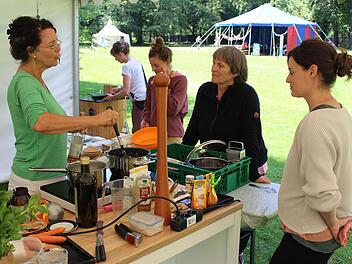 Dass auch So&szlig;en aus veganen Zutaten k&ouml;stlich sein k&ouml;nnen, soll in dieser Outdoor-K&uuml;che gezeigt werden.