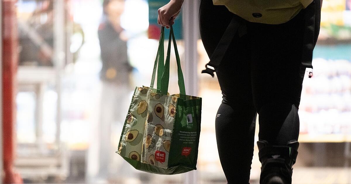 Wohnen-und-Essen-verschlingen-Gro-teil-kleiner-Einkommen