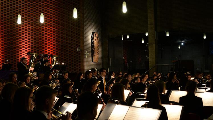 Die Bläserphilharmonie Forchheim in der Pfarrkirche Verklärung Christi Foto: Franka Struve