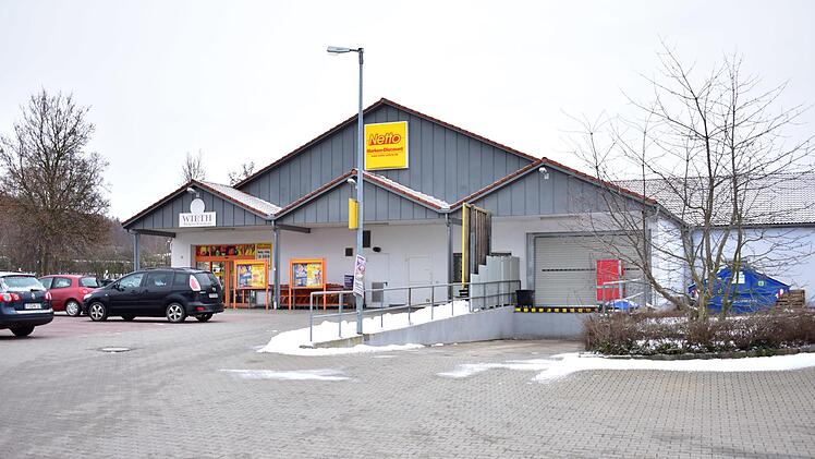 Der Netto-Markt in Igensdorf  mit dem Anbau, in dem der frühere  Schlecker-Drogeriemarkt untergebracht war. Foto: Petra Malbrich