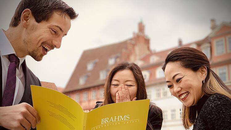 Die Pianistin Kyoko Frank, die Geigerin Megumi Ikeda und der Hornist Jonathan Baur (von rechts) gestalten am Montag, 7. M&auml;rz, ein Konzert bei der Gesellschaft der Musikfreunde Coburg im Kongresshaus.Foto: PR/Musikfreunde