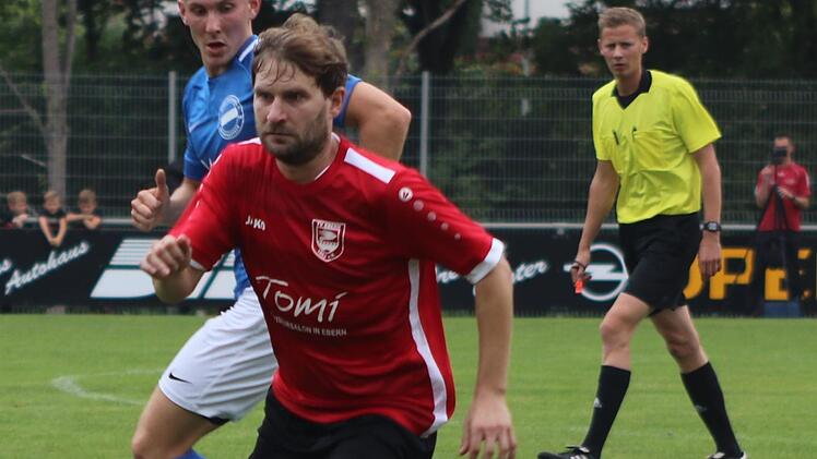 Die Eberner um Spielmacher Jens Köhler sind bei formstarken Coburgern gefordert. Foto: Dietz