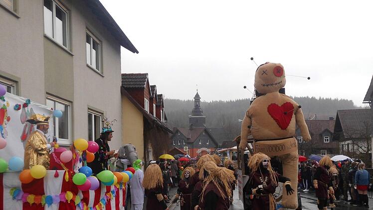 Impressionen vom Faschingsumzug in Welitsch. Foto: Wolfgang Leicht