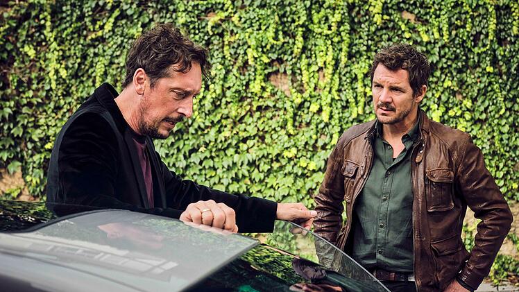 Ist der Sohn von Stephan H&uuml;bner (Hans L&ouml;w, links) noch am Leben? Er selbst und Sebastian Bootz (Felix Klare) wissen nicht, ob sie noch darauf hoffen sollen.