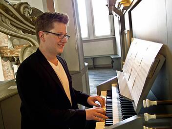 Joel Dicker konzertierte an der Orgel der Schlosskirche in der Coburger Ehrenburg. Foto: Jochen Berger