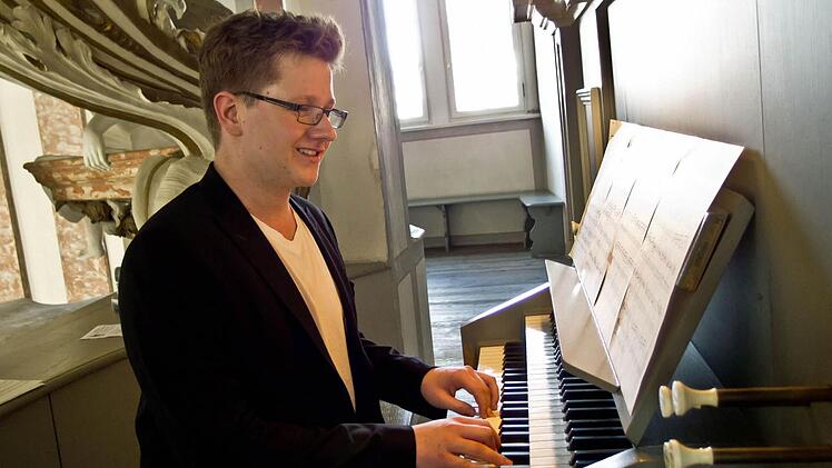Joel Dicker konzertierte an der Orgel der Schlosskirche in der Coburger Ehrenburg. Foto: Jochen Berger